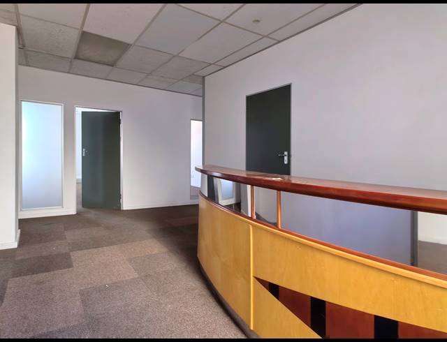 419M² OFFICE TO LET IN CRAIGHALL PARK